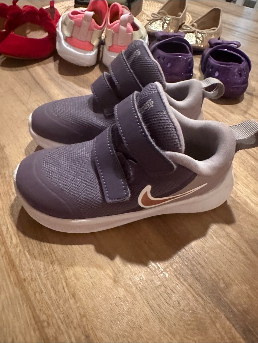 Nike Kids Purple and White Hook-and-Loop Sneakers